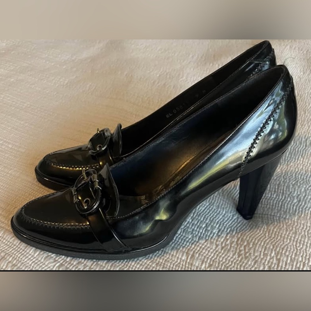 Stuart Weitzman Size 9 Black Leather Heels